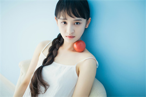 爱上海：Located in the bustling city of Oriental Pearl